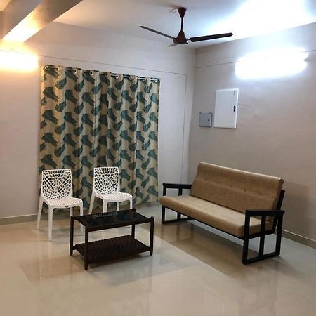 Nachiyar Suites Thiruvananthapuram Buitenkant foto