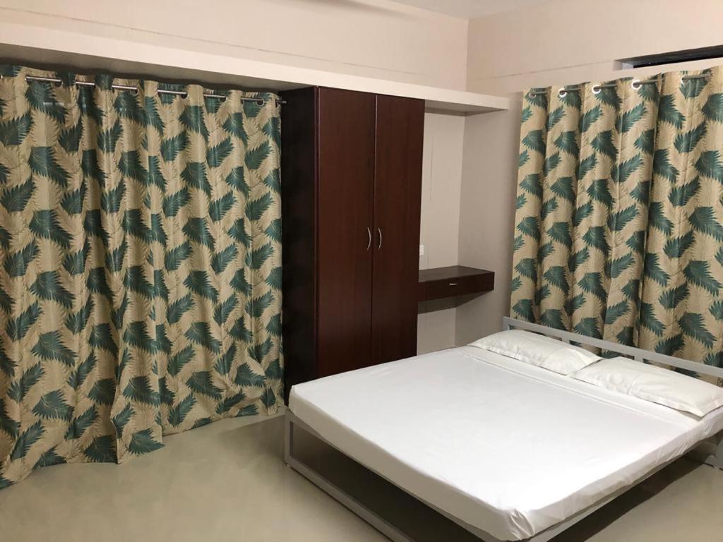 Nachiyar Suites Thiruvananthapuram Buitenkant foto